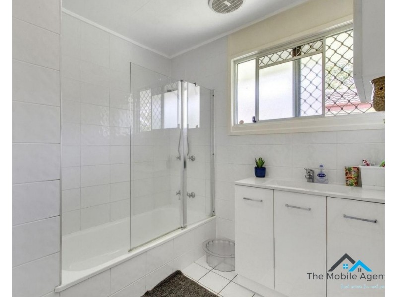 4 CRAMP STREET, Goodna QLD 4300