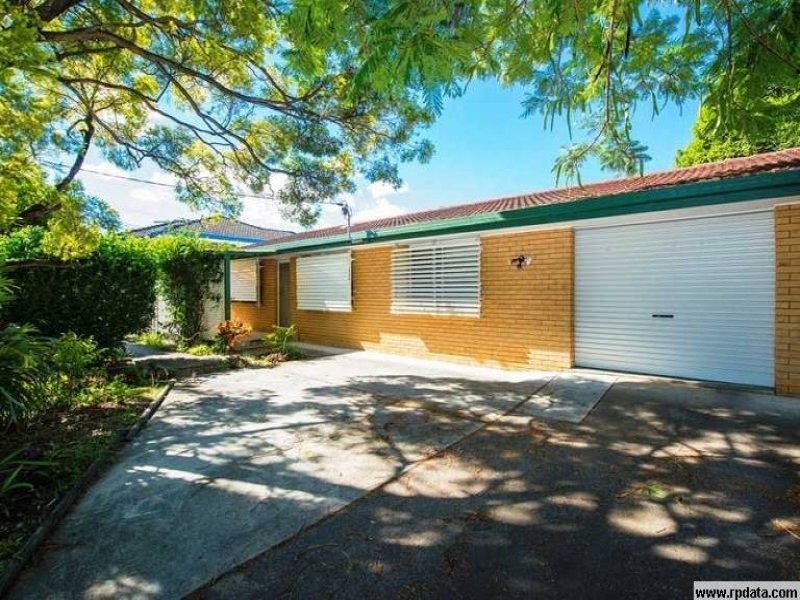 8 Redwood Street, Kingston QLD 4114