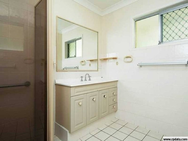 8 Redwood Street, Kingston QLD 4114