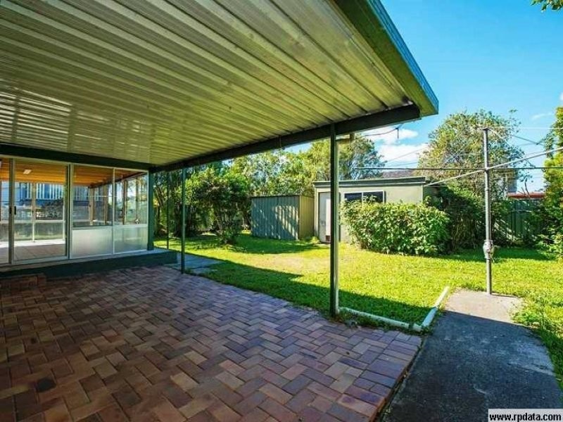 8 Redwood Street, Kingston QLD 4114