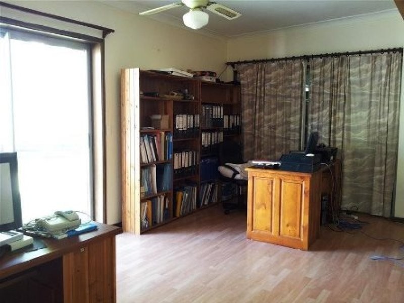 19 Green Road, Park Ridge QLD 4125