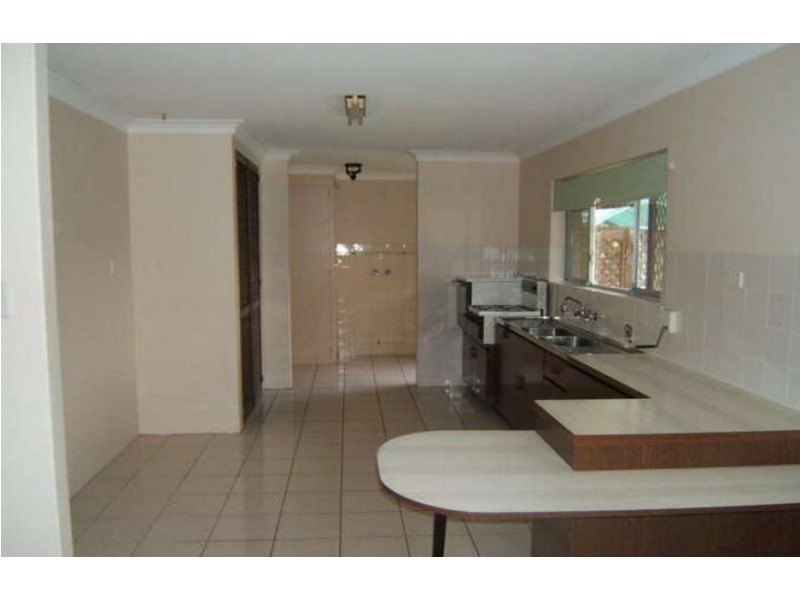 27 Whitey St, Woodridge QLD 4114