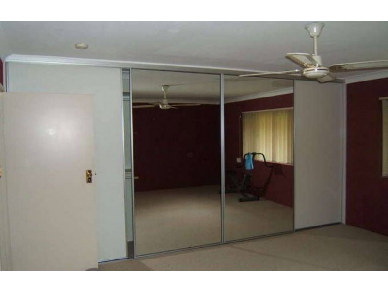 27 Whitey St, Woodridge QLD 4114