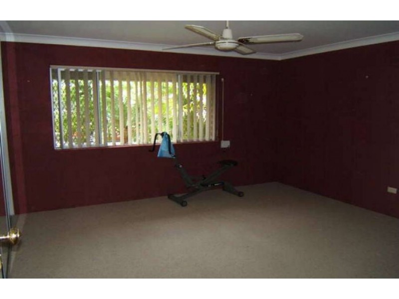 27 Whitey St, Woodridge QLD 4114