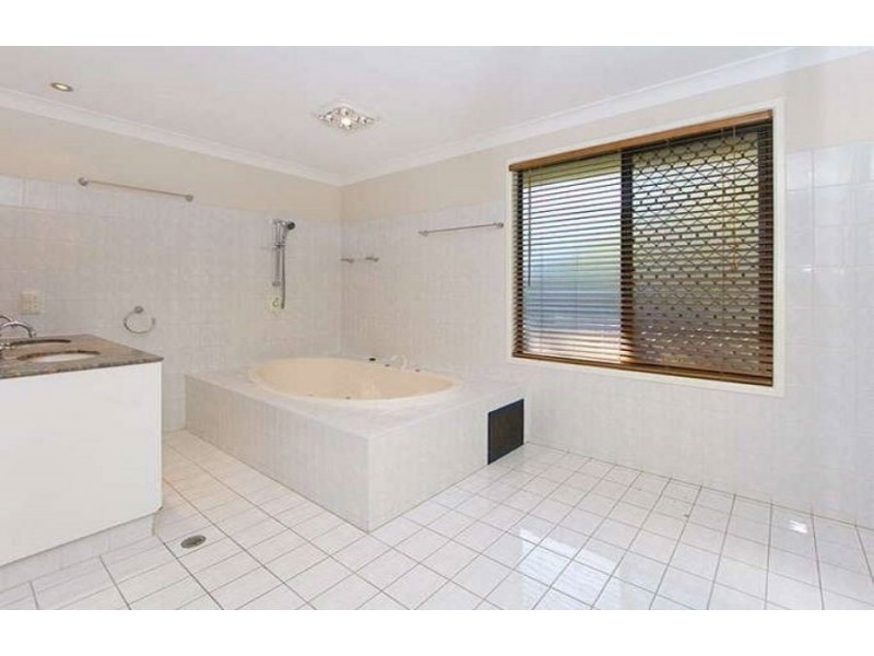 15 Loffs Rd, Loganholme QLD 4129