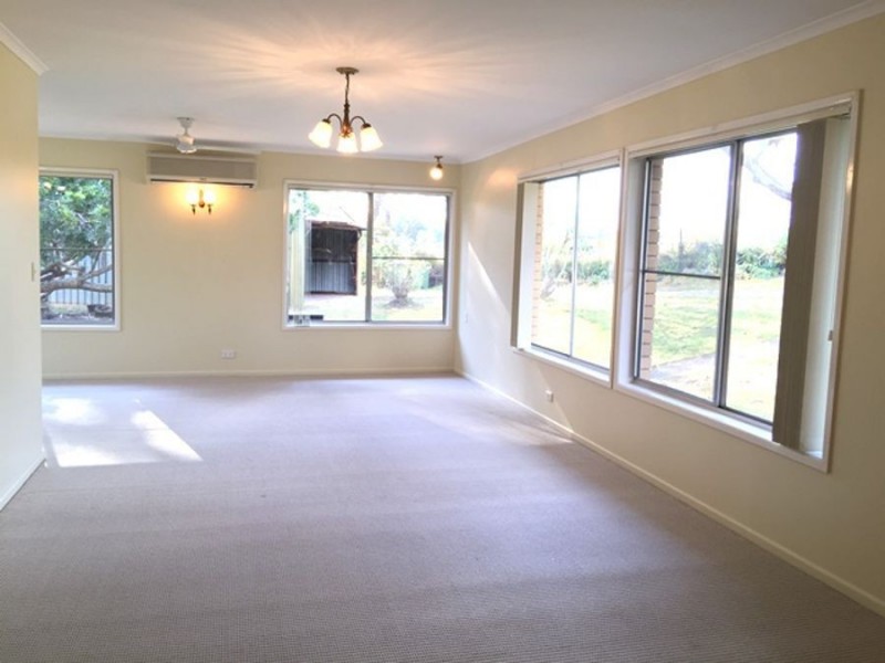 42 Beryl Pde, North Maclean QLD 4280