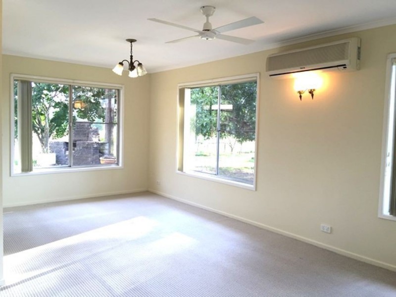 42 Beryl Pde, North Maclean QLD 4280