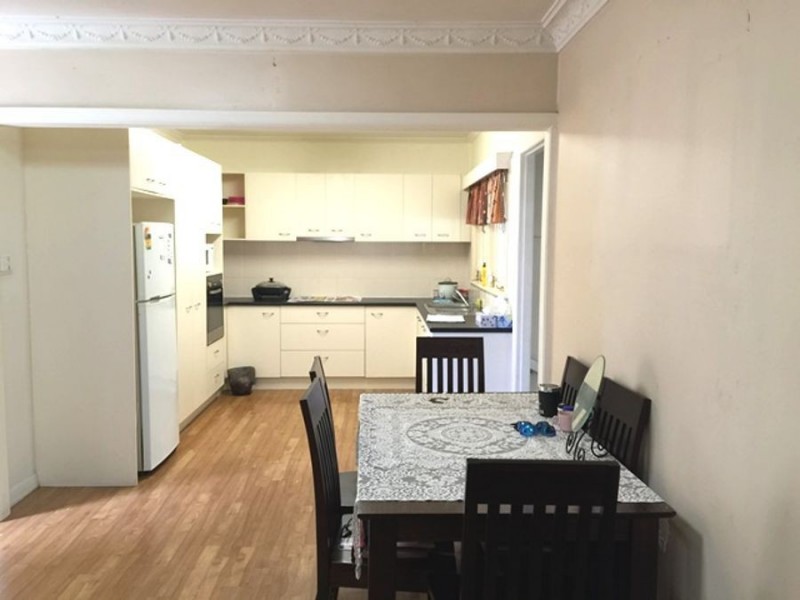 127 Nursery Road, Holland Park West QLD 4121