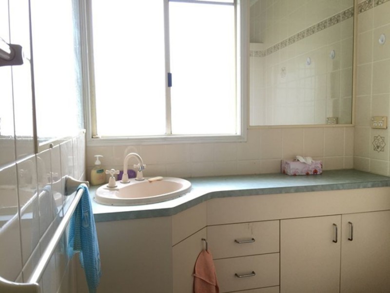 127 Nursery Road, Holland Park West QLD 4121