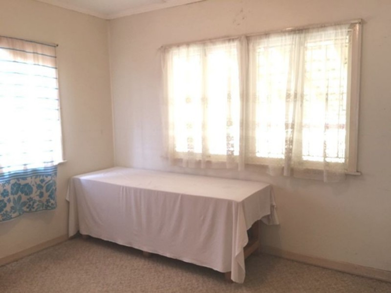 127 Nursery Road, Holland Park West QLD 4121