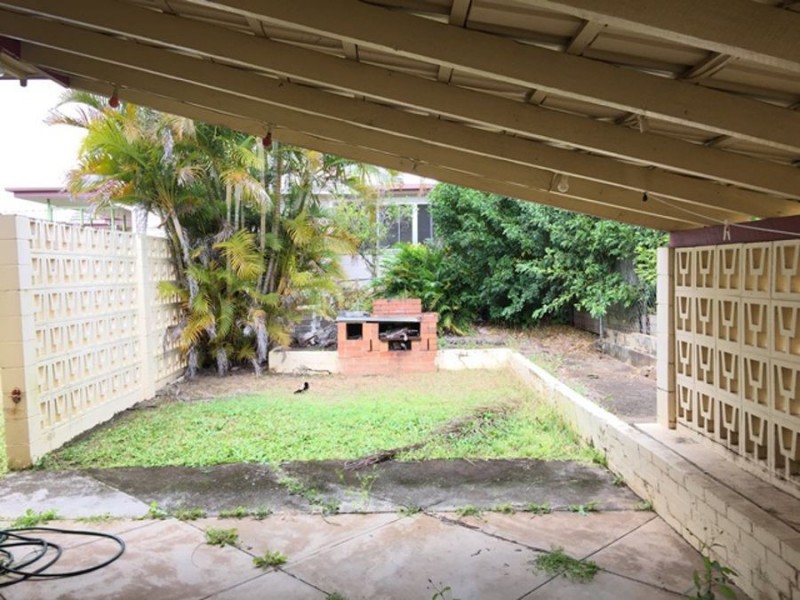 127 Nursery Road, Holland Park West QLD 4121