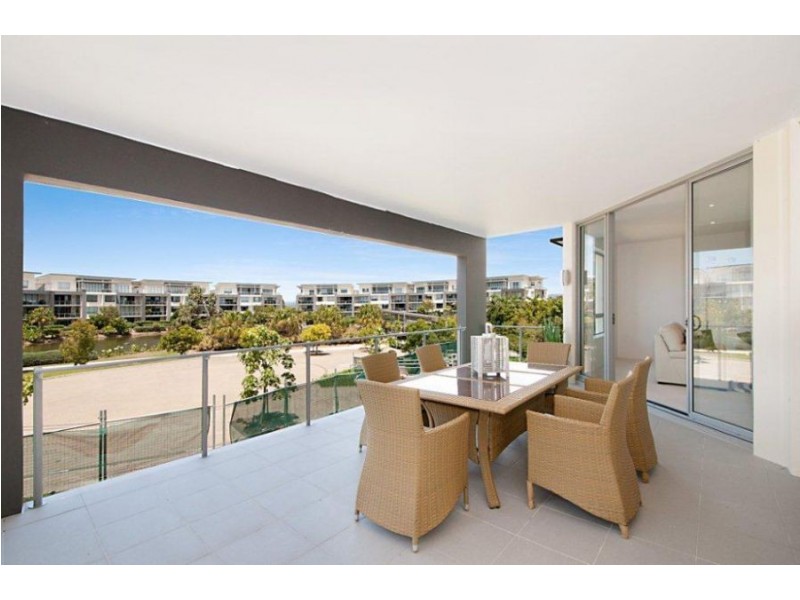 522 3 Pendraat Pde, Hope Island QLD 4212
