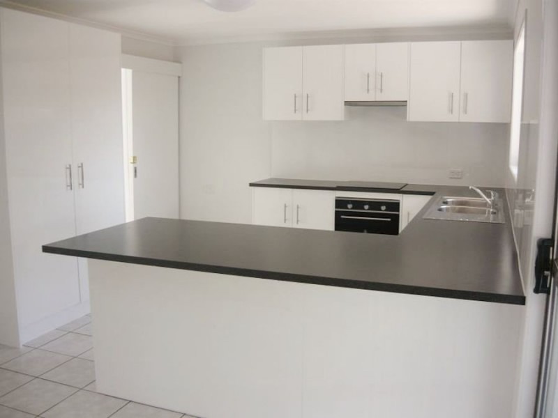 18 Pinelands St, Loganlea QLD 4131