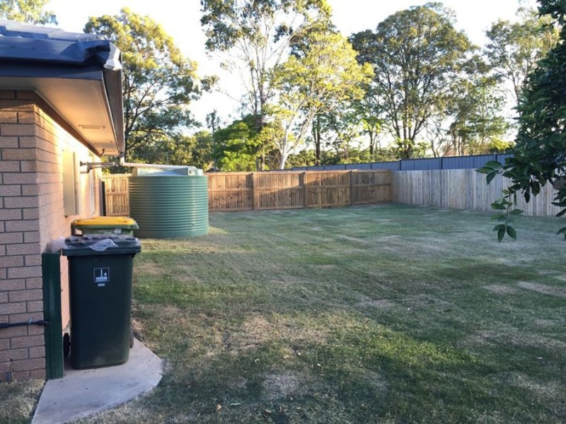 18 Pinelands St, Loganlea QLD 4131