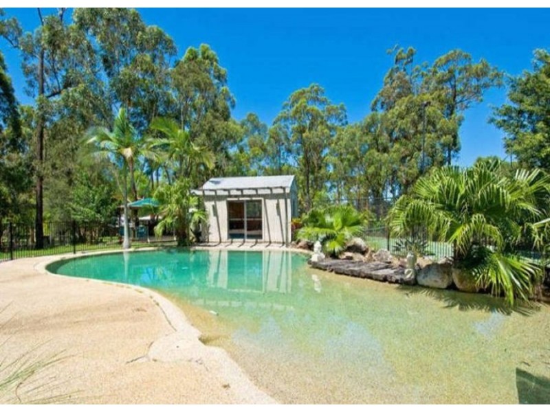 20 Woodlands Wy, Parkwood QLD 4214