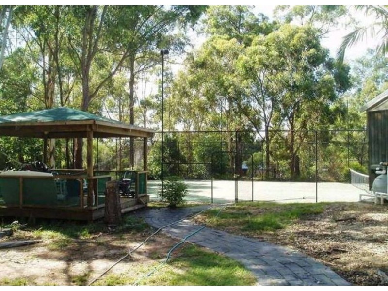 20 Woodlands Wy, Parkwood QLD 4214