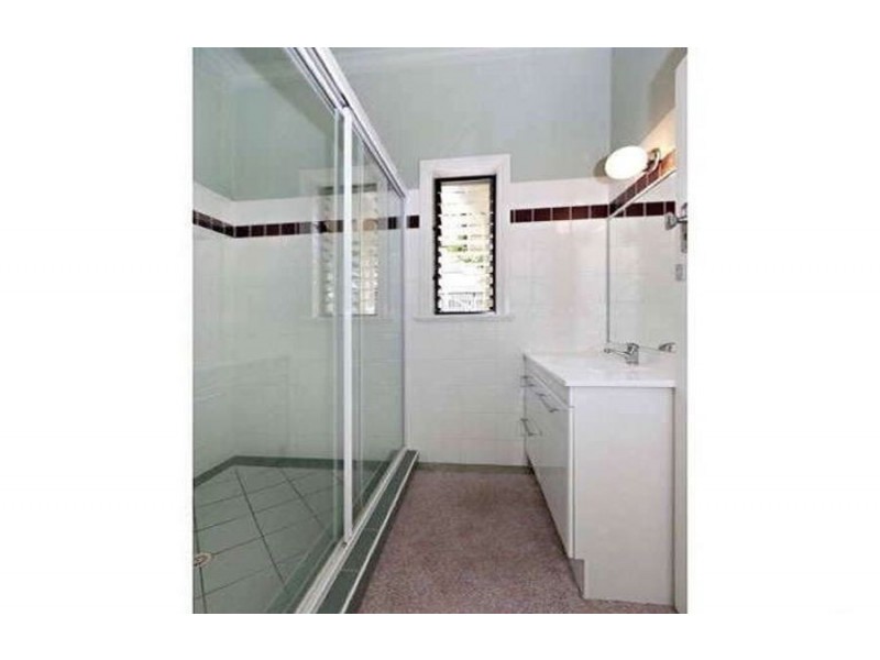 2/30 Kellett Street, Auchenflower QLD 4066