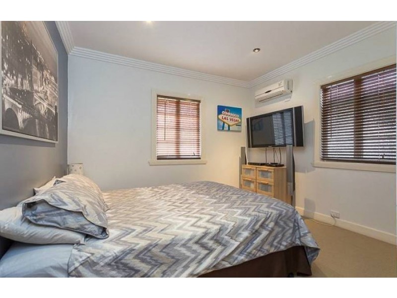 81 Broadwater Rd, Mount Gravatt East QLD 4122