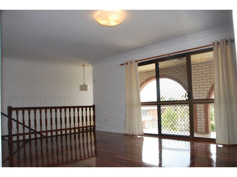 9 Carnoustie St, Macgregor QLD 4109