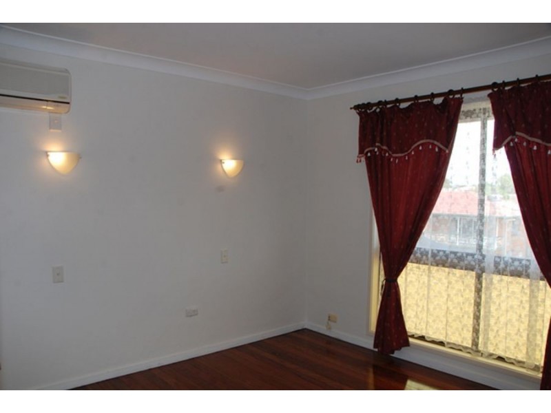 9 Carnoustie St, Macgregor QLD 4109