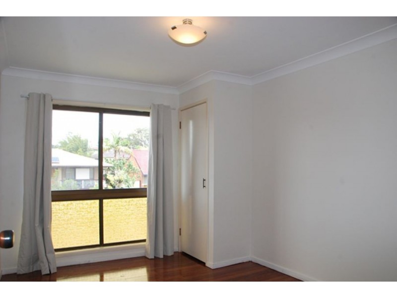 9 Carnoustie St, Macgregor QLD 4109