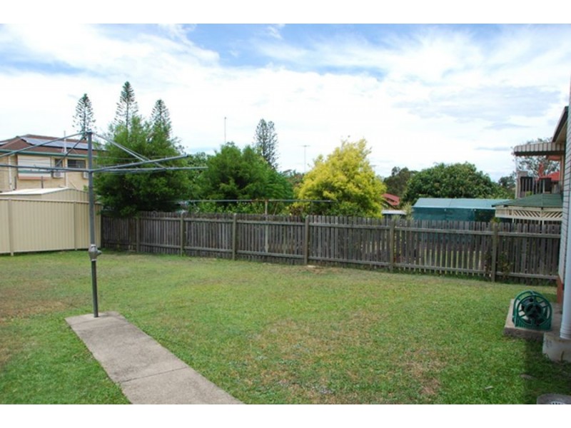 9 Carnoustie St, Macgregor QLD 4109