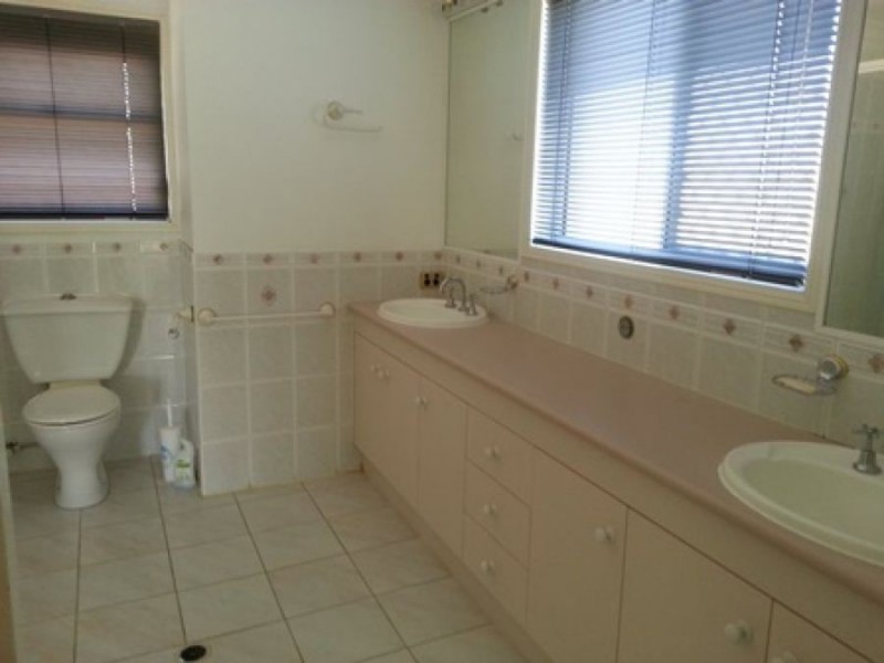 26 Downwind Crt, Birkdale QLD 4159