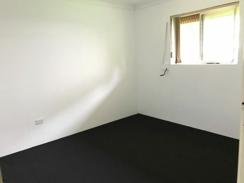 27 Whitey St, Woodridge QLD 4114