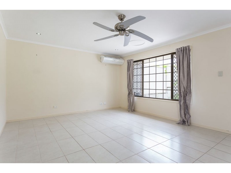 5a Lindisfarne Street, Carindale QLD 4152