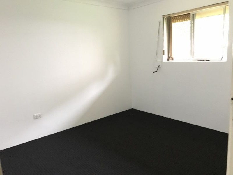 27 Whitey St, Woodridge QLD 4114