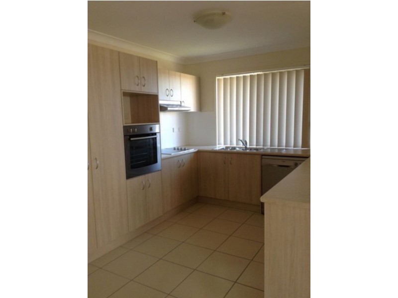 63 Jane Street, “Essington Rise”, Leichhardt QLD 4305