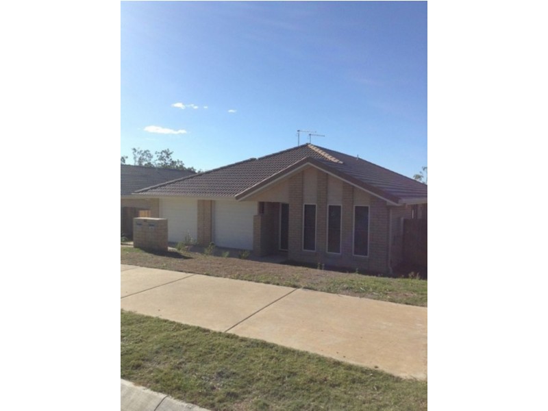 63 Jane Street, “Essington Rise”, Leichhardt QLD 4305