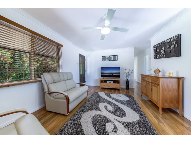 42 Emerald Drive, Southside QLD 4570