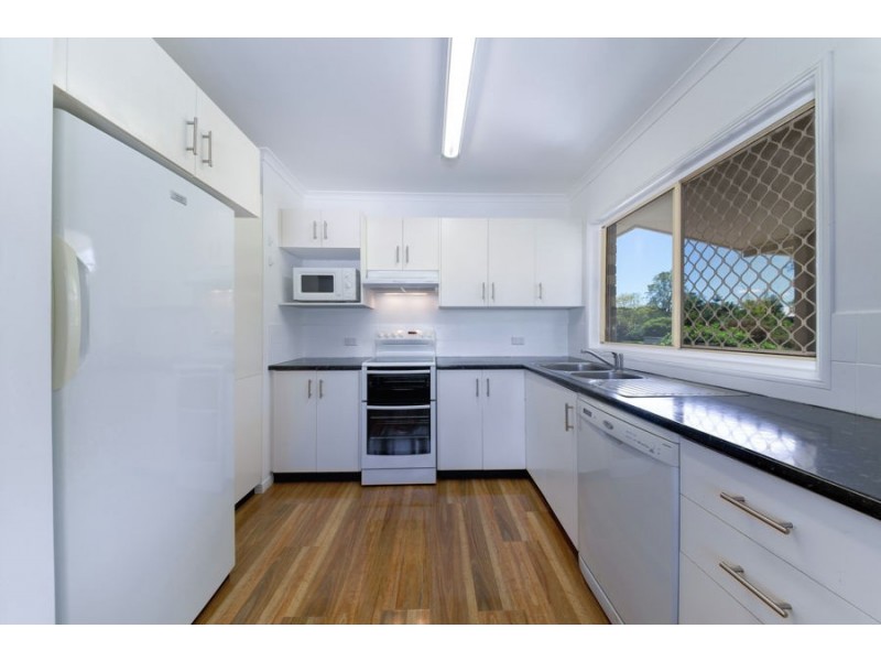 42 Emerald Drive, Southside QLD 4570