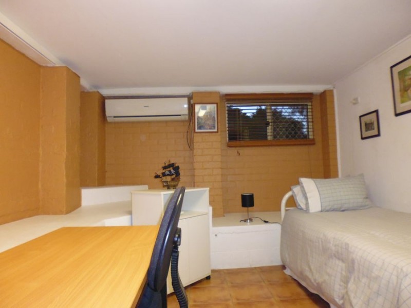 42 Emerald Drive, Southside QLD 4570