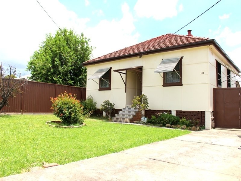 33 Banksia Street, South Granville NSW 2142
