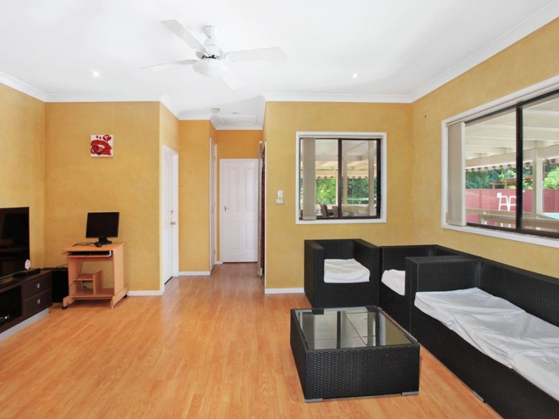 24 Bell Crescent, Fairfield NSW 2165