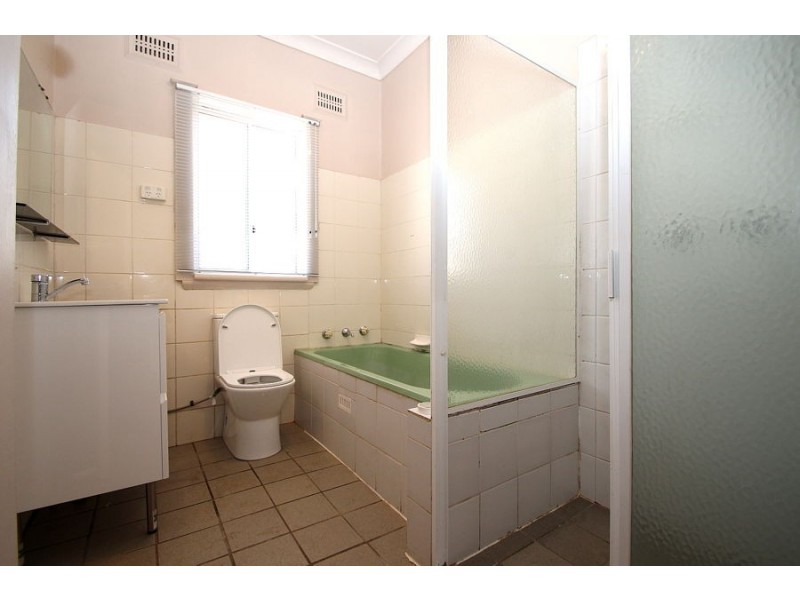 18 Leura Road, Auburn NSW 2144