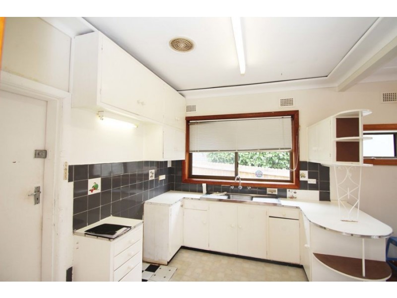 5 Maple Crescent, Ermington NSW 2115