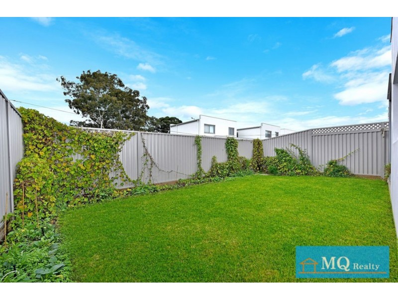 33 Bowaga Circuit, Villawood NSW 2163