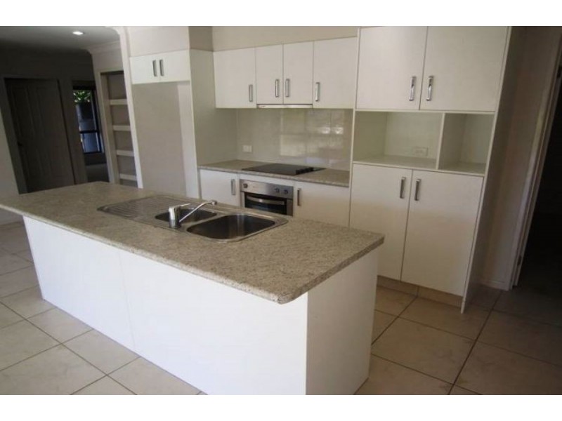 2/28 Wyndham Circuit, Holmview QLD 4207