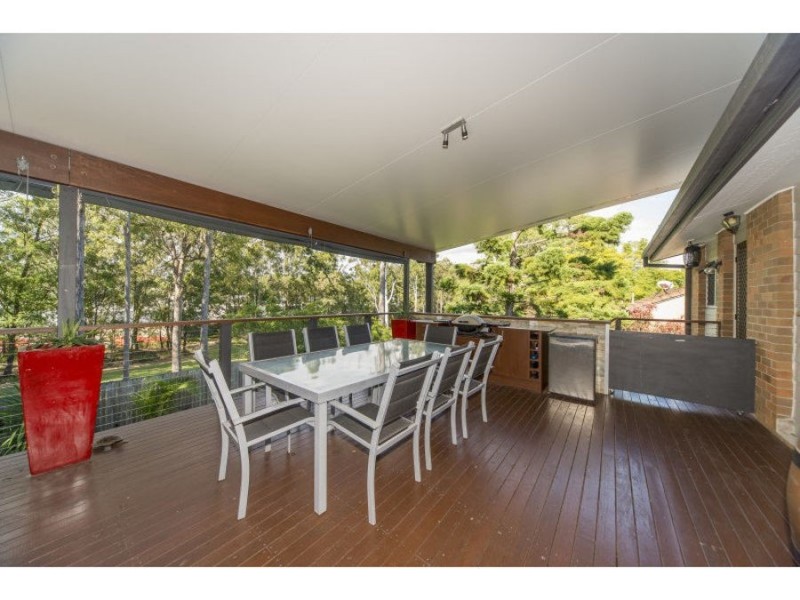 27 Bloodwood Crescent, Molendinar QLD 4214