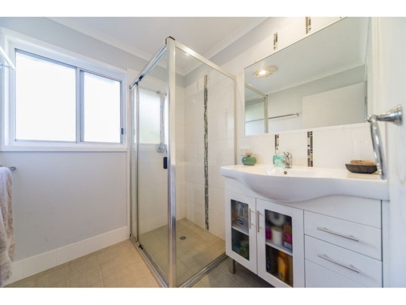 27 Bloodwood Crescent, Molendinar QLD 4214