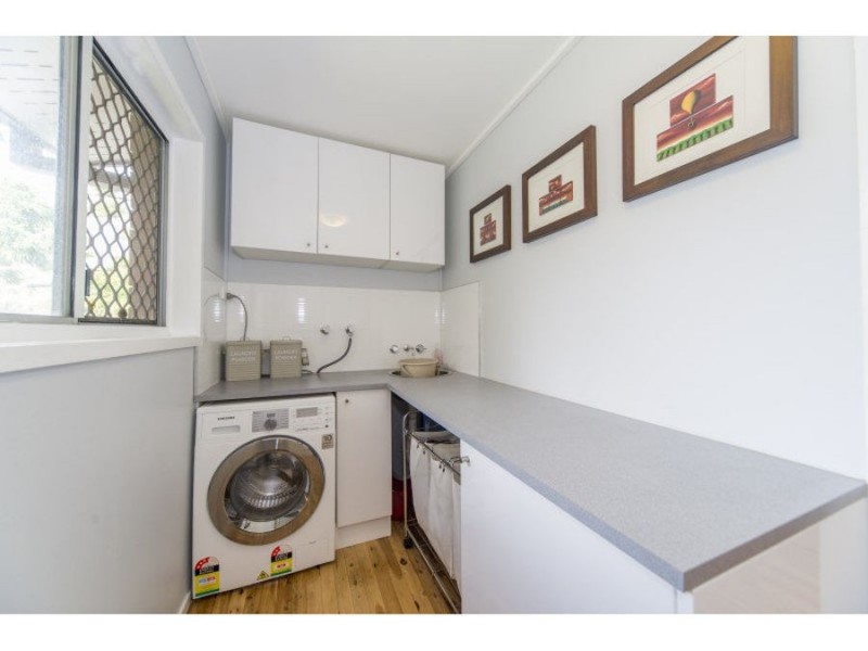 27 Bloodwood Crescent, Molendinar QLD 4214