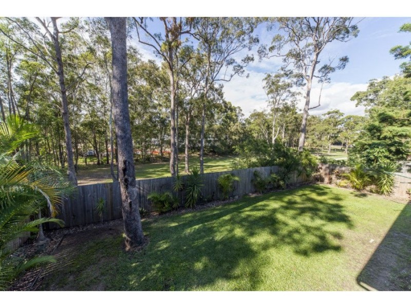 27 Bloodwood Crescent, Molendinar QLD 4214