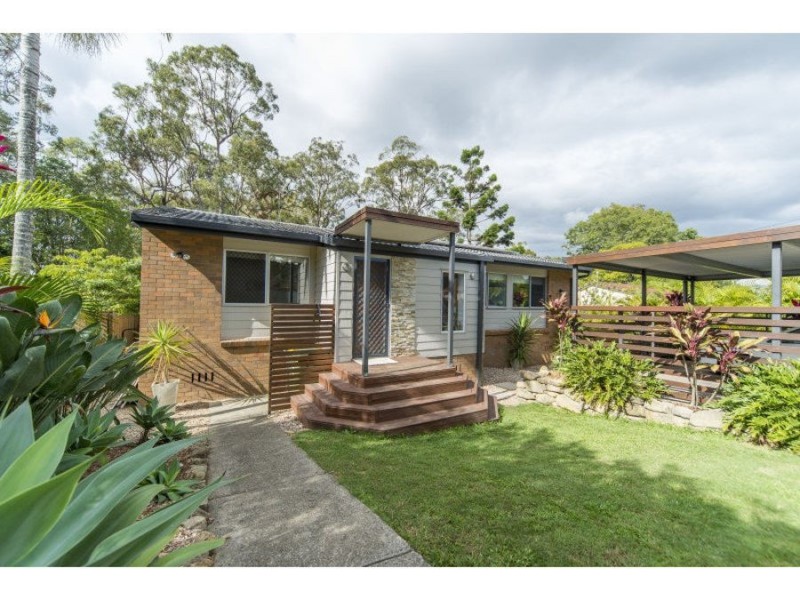 27 Bloodwood Crescent, Molendinar QLD 4214