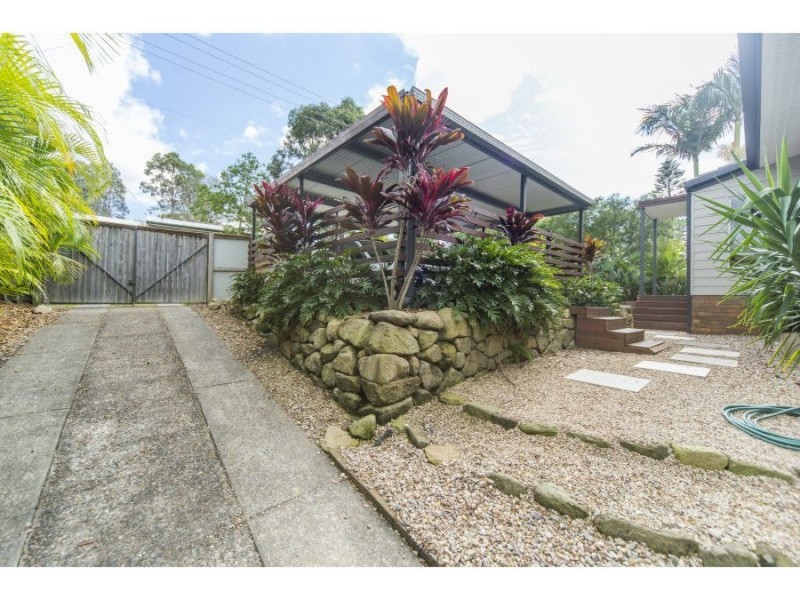 27 Bloodwood Crescent, Molendinar QLD 4214
