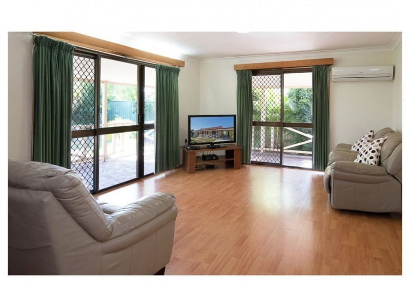 24 Yorkshire Crescent, Mount Warren Park QLD 4207