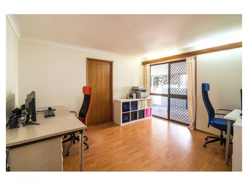 24 Yorkshire Crescent, Mount Warren Park QLD 4207