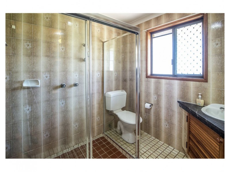 24 Yorkshire Crescent, Mount Warren Park QLD 4207